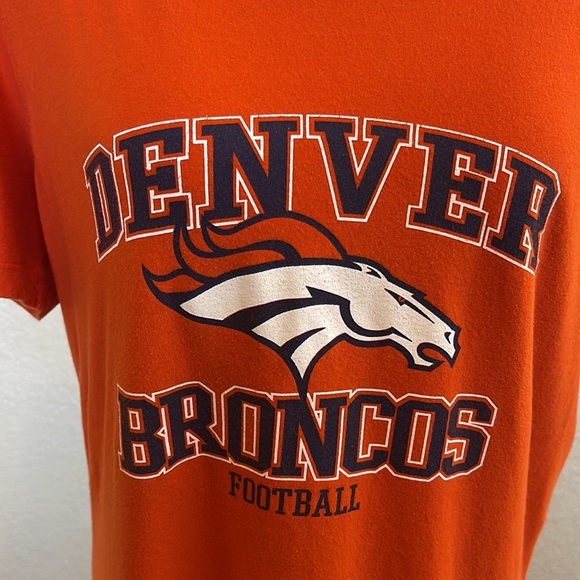 Women’s Denver Bronco T-Shirt Size XXL - Picture 2 of 6